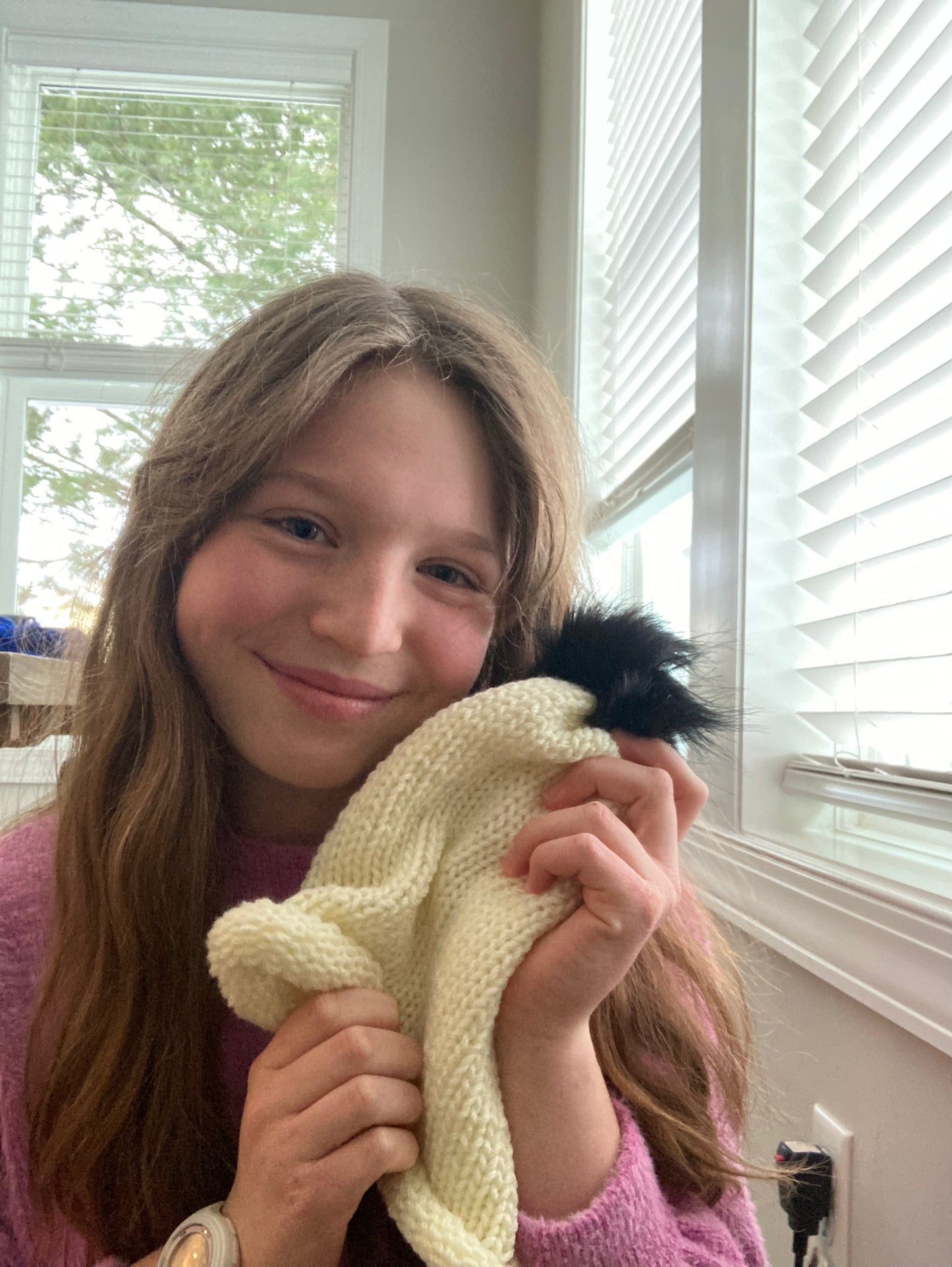 Knitted beanie (with pompom)