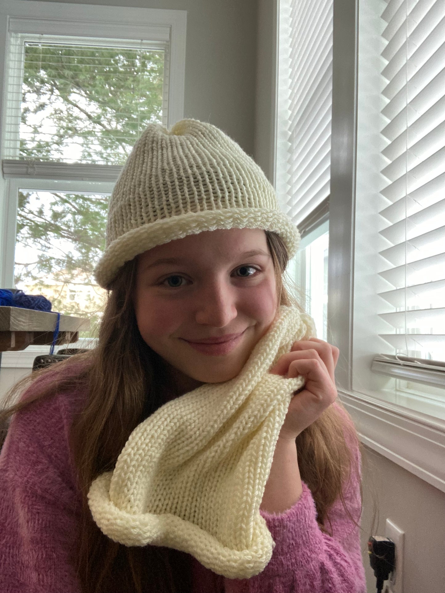 Knitted beanie (without pompom)